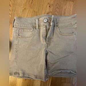 American Eagle Stretchy Khaki Denim Mid Shorts | Size 4